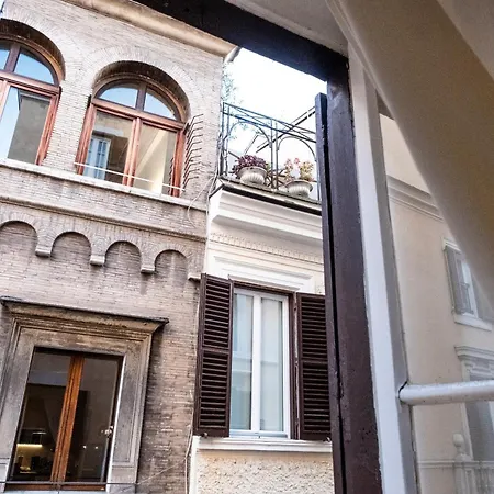 Apartment By The Colosseum - White Chic Flats-2