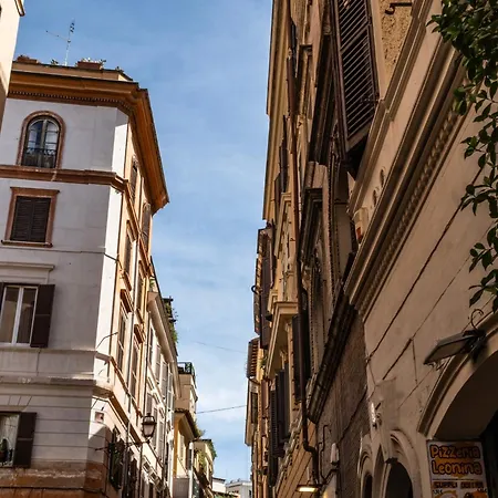 Apartment By The Colosseum - White Chic Flats-3